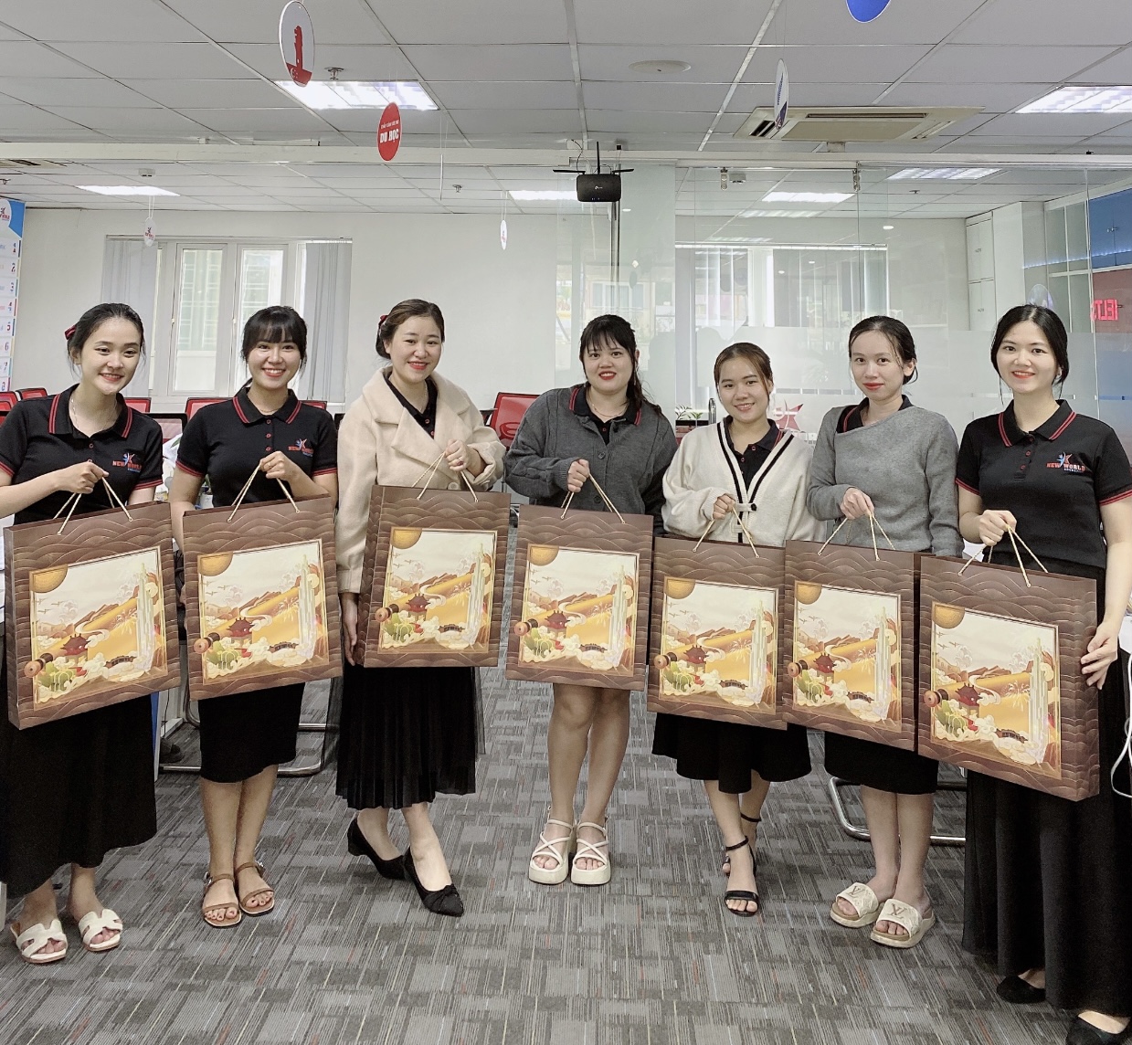 Tặng quà Tết cho nhân viên 2025 - VP Đà Nẵng