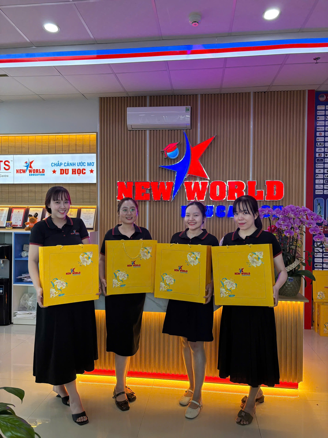 Nhận quà Tết 2026 - VP Quảng Ngãi